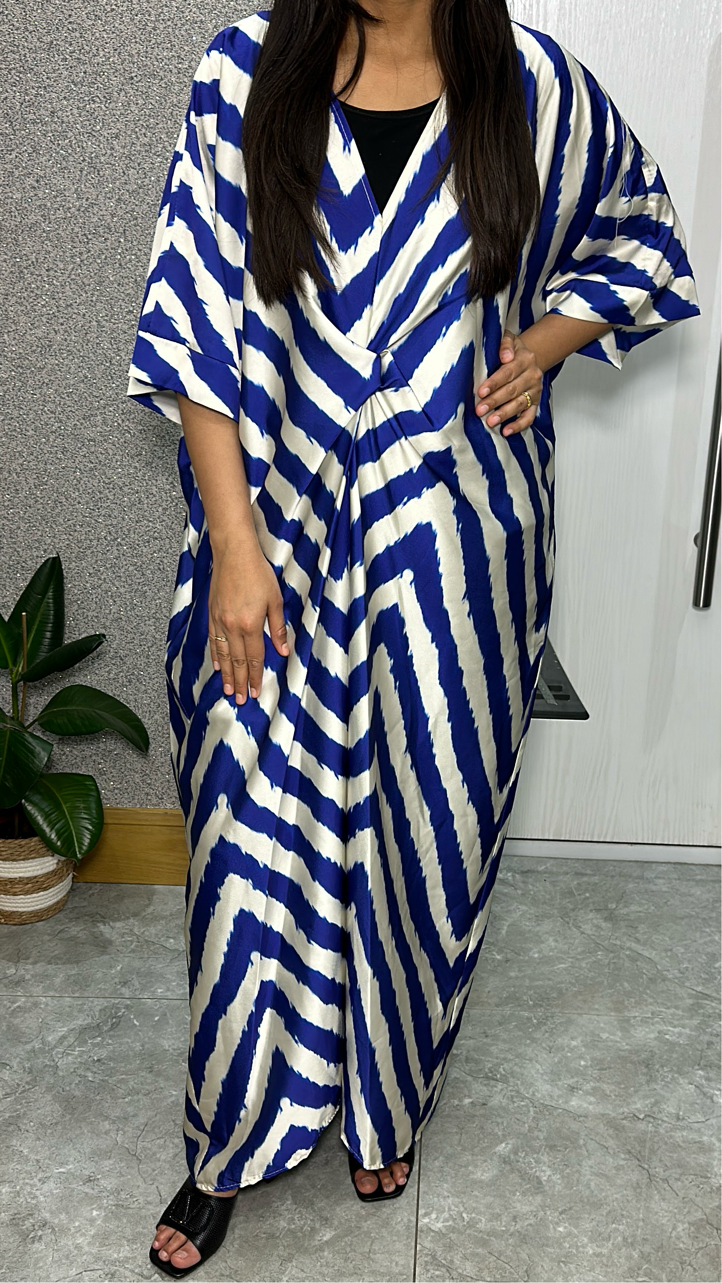 Aaima Kaftan In Navy Blue