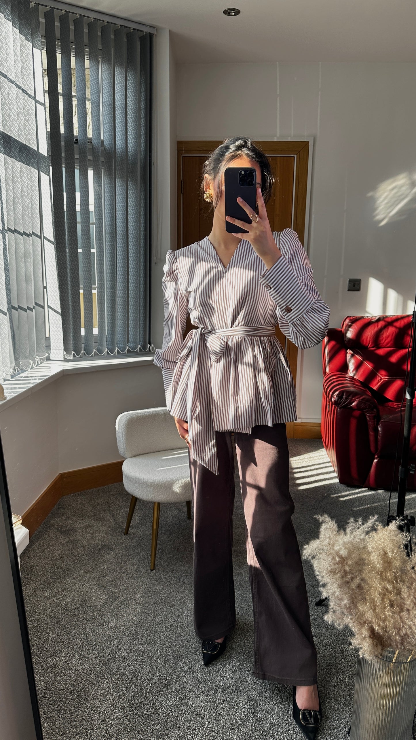 Striped wrap over top in brown