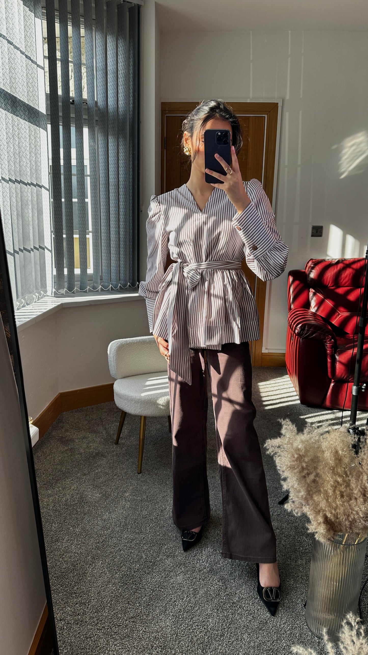 Striped wrap over top in brown