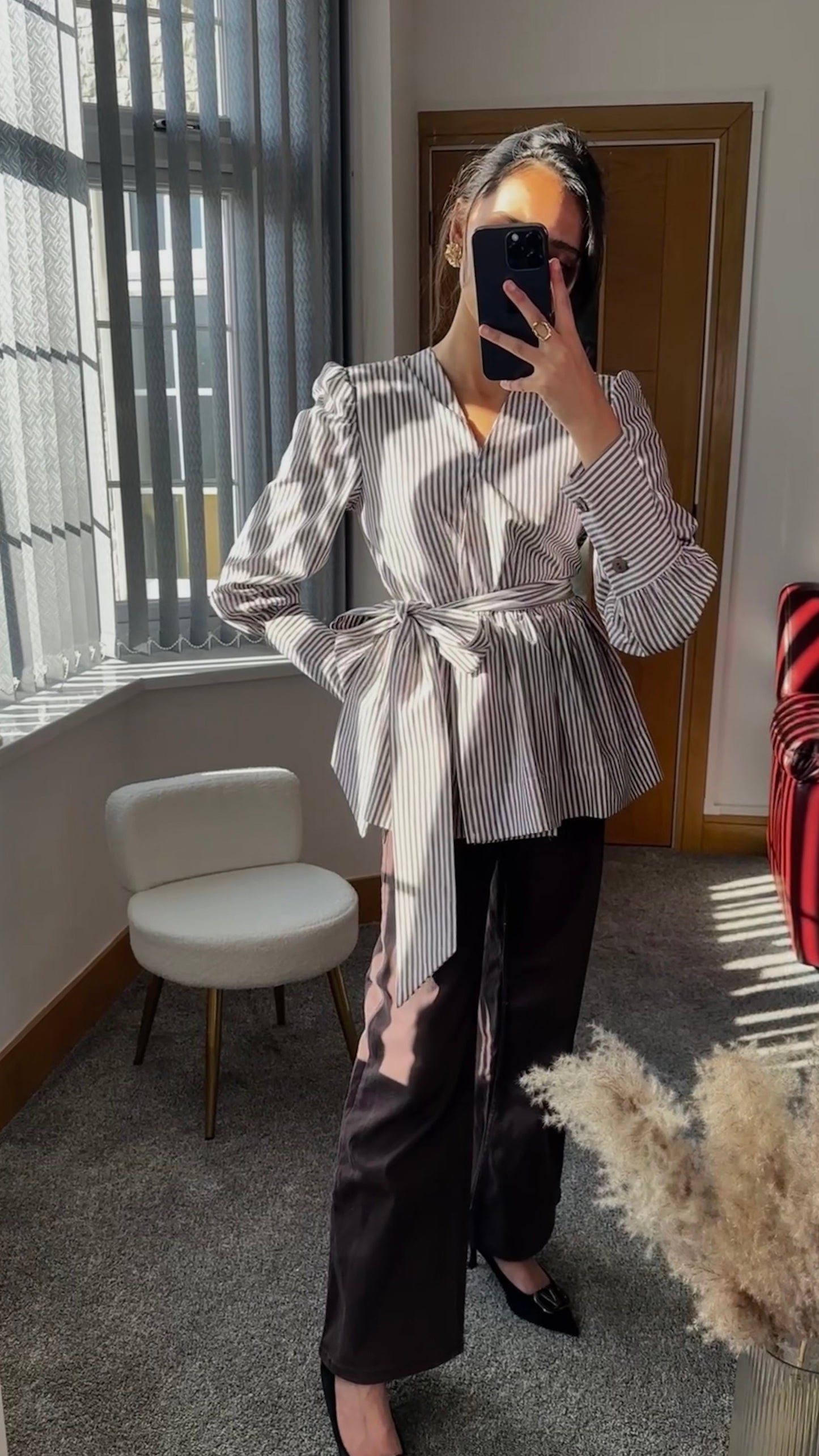 Striped wrap over top in brown