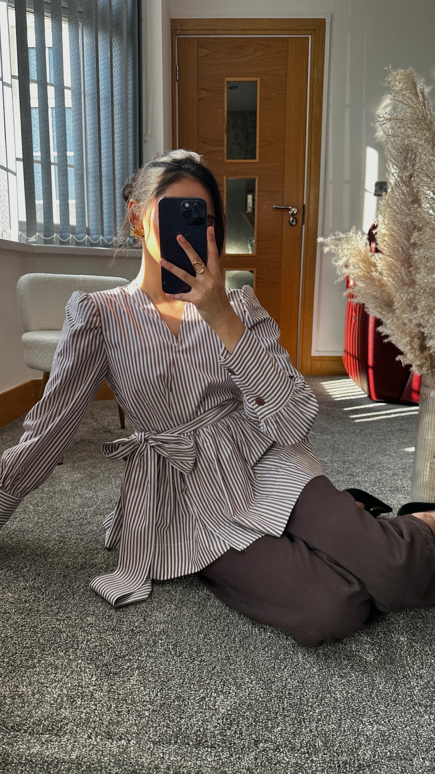 Striped wrap over top in brown