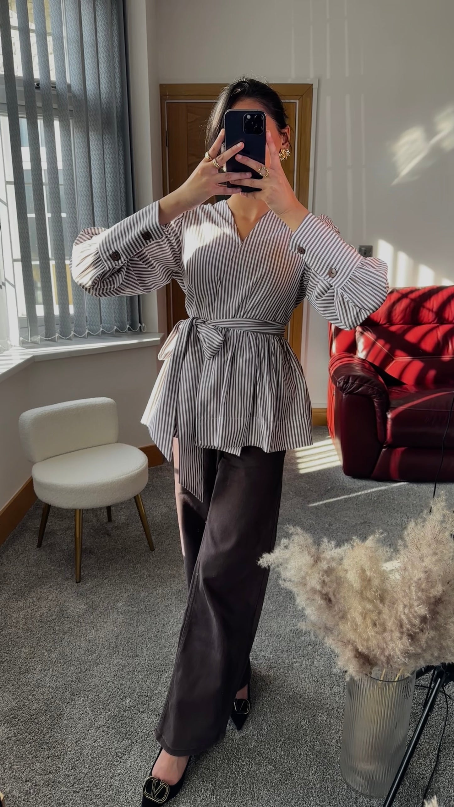 Striped wrap over top in brown