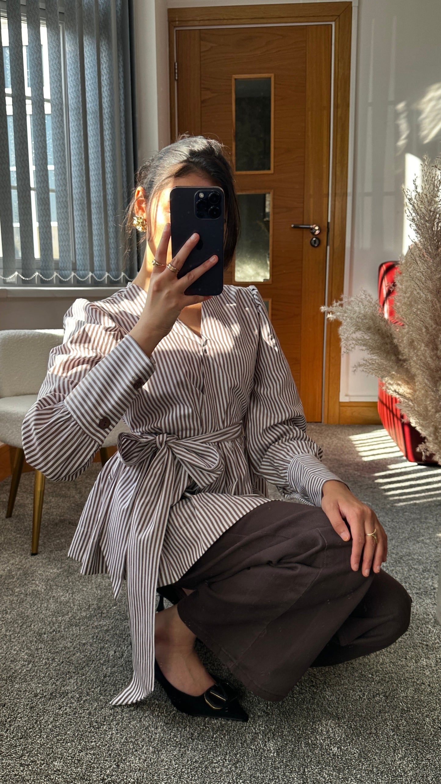 Striped wrap over top in brown