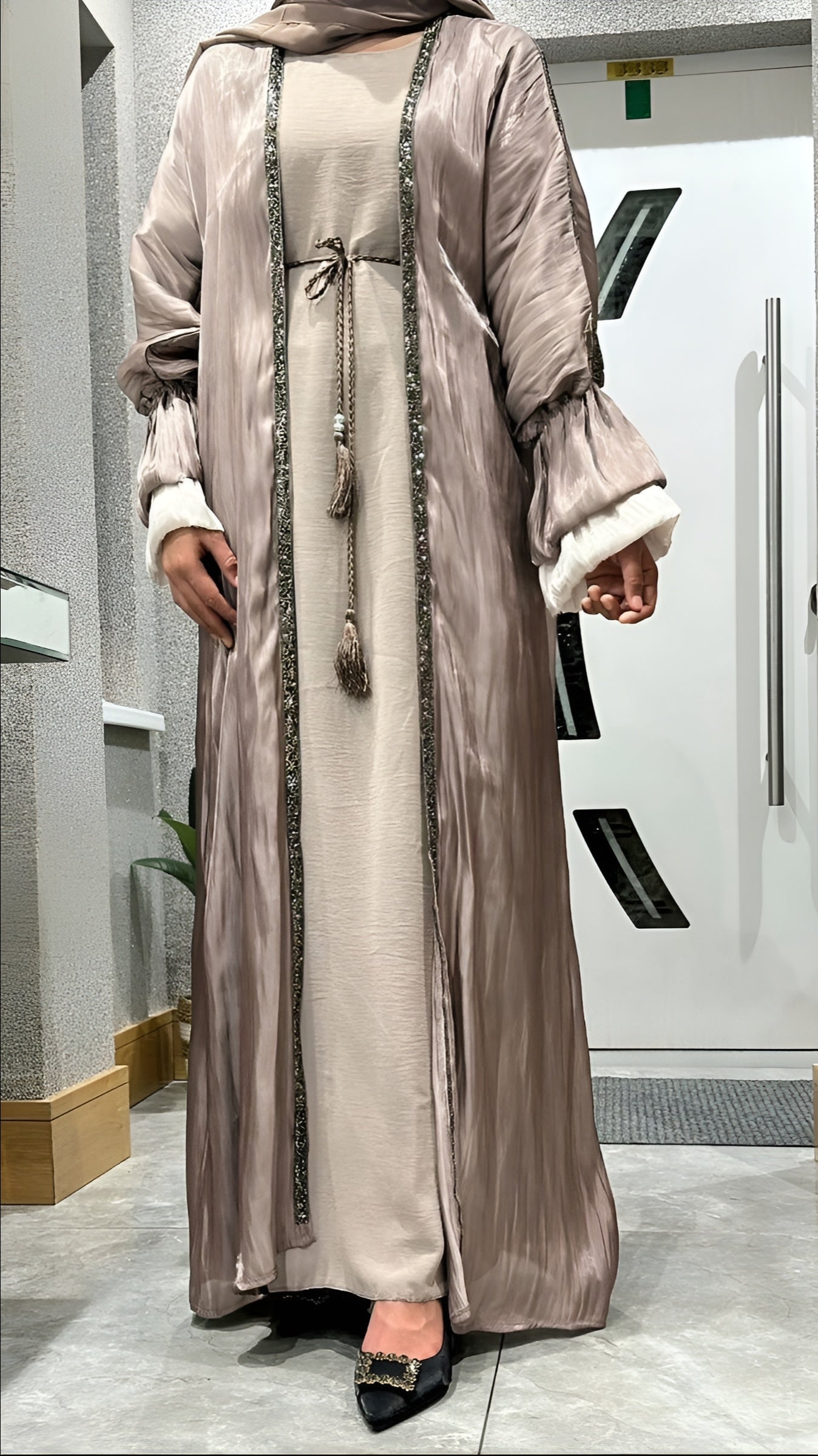 Maira In Mauve Abaya