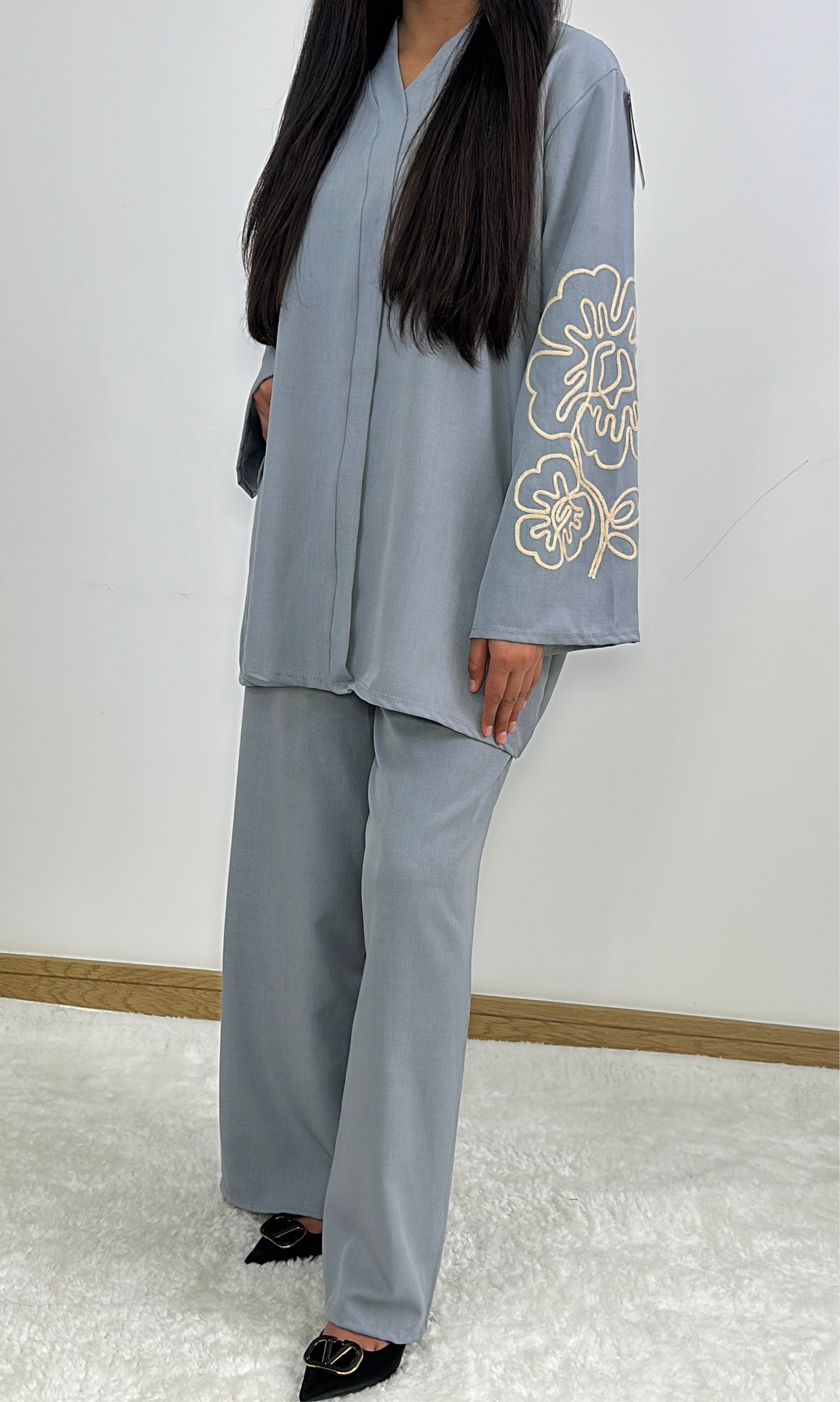 Alya in Antic blue