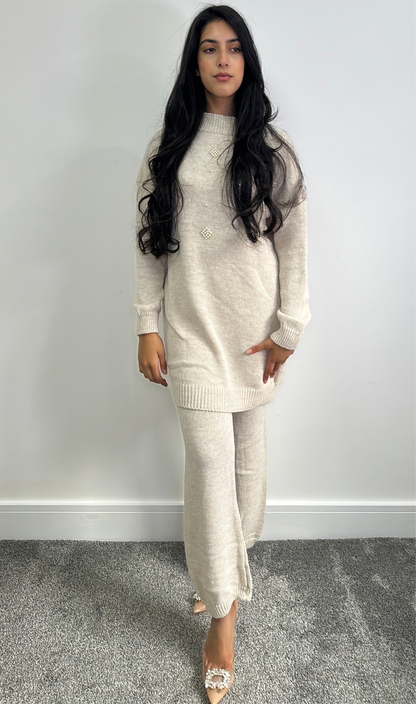 Emina co ord in beige