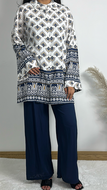 Amara in navy