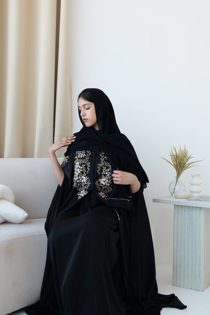Hadiyah Abaya in black