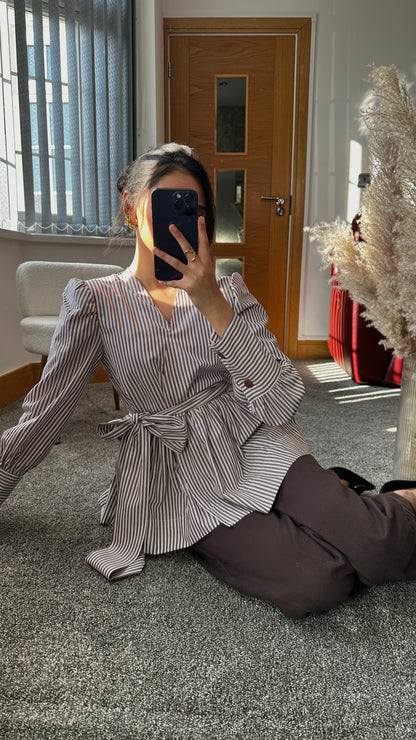 Striped wrap over top in brown