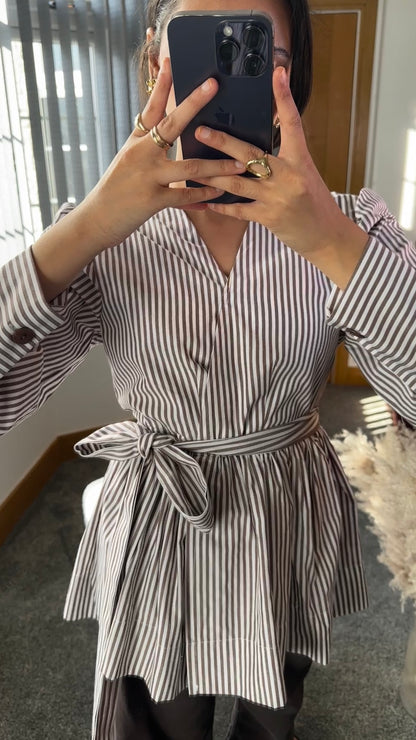 Striped wrap over top in brown