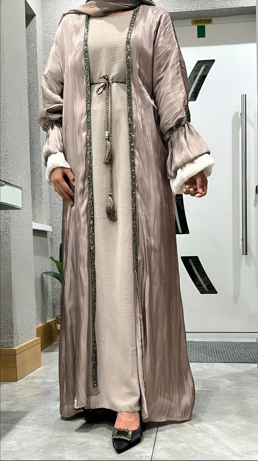 Maira In Mauve Abaya