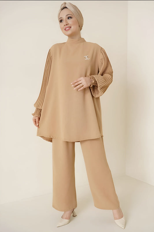 Maria In Beige